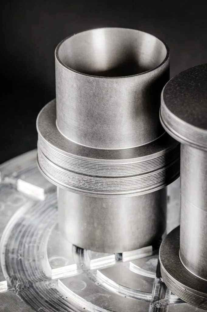 أسطوانة دقيقة.