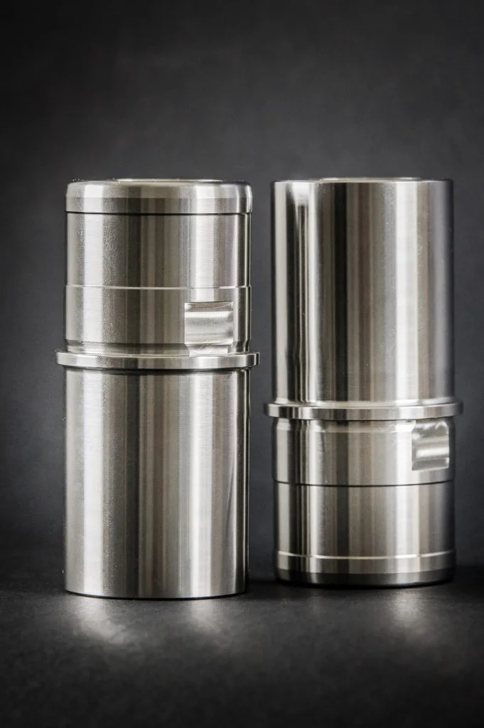 فولاذ مقاوم للصدأ.